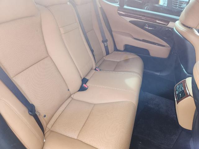 ＬＳ ＬＳ６００ｈ　バージョンＣ　Ｉパッケージ　本革シート　本革ウッドコンビステアリング　前席メモリ付きパワーシート　前席シートクーラー・ヒーター　純正ＨＤＤナビ・フルセグＴＶ　ＬＥＸＵＳプレミアムサウンド　サンルーフ　ビルトインＥＴＣ（18枚目）