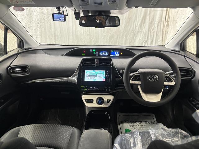 オイル・タイヤ交換などの日常整備などはもちろん、車検、鈑金塗装、事故や故障の修理対応など、様々な場面にてお客様をサポート致します。