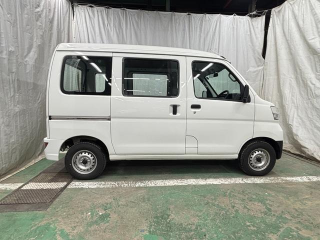 ハイゼットカーゴ 　２シーター　ハイルーフ　４ＷＤ　アイドリングストップ　エアコン　パワステ　両側スライドドア　　セレクティブ４ＷＤ　外装ポリッシュアップ（5枚目）