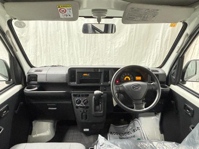 ハイゼットカーゴ 　２シーター　ハイルーフ　４ＷＤ　アイドリングストップ　エアコン　パワステ　両側スライドドア　　セレクティブ４ＷＤ　外装ポリッシュアップ（10枚目）