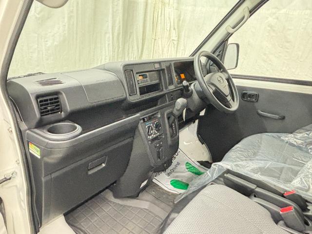 ハイゼットカーゴ 　２シーター　ハイルーフ　４ＷＤ　アイドリングストップ　エアコン　パワステ　両側スライドドア　　セレクティブ４ＷＤ　外装ポリッシュアップ（11枚目）