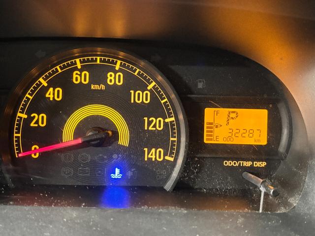 ハイゼットカーゴ 　２シーター　ハイルーフ　４ＷＤ　アイドリングストップ　エアコン　パワステ　両側スライドドア　　セレクティブ４ＷＤ　外装ポリッシュアップ（12枚目）