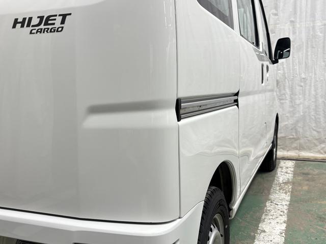 ハイゼットカーゴ 　２シーター　ハイルーフ　４ＷＤ　アイドリングストップ　エアコン　パワステ　両側スライドドア　　セレクティブ４ＷＤ　外装ポリッシュアップ（17枚目）