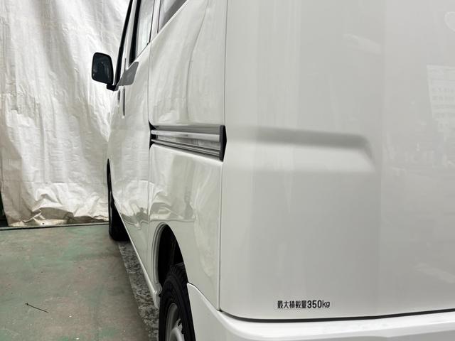 ハイゼットカーゴ 　２シーター　ハイルーフ　４ＷＤ　アイドリングストップ　エアコン　パワステ　両側スライドドア　　セレクティブ４ＷＤ　外装ポリッシュアップ（18枚目）