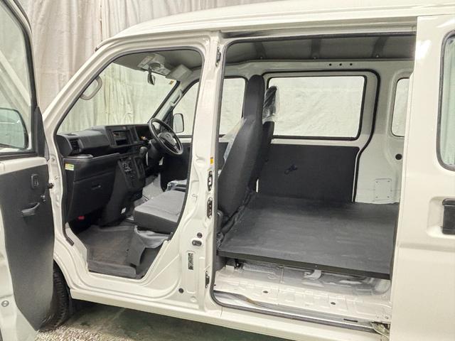 ハイゼットカーゴ 　２シーター　ハイルーフ　４ＷＤ　アイドリングストップ　エアコン　パワステ　両側スライドドア　　セレクティブ４ＷＤ　外装ポリッシュアップ（20枚目）