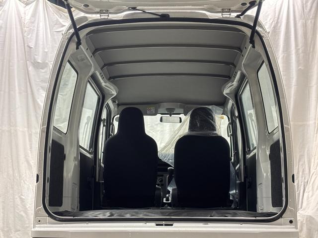 ハイゼットカーゴ 　２シーター　ハイルーフ　４ＷＤ　アイドリングストップ　エアコン　パワステ　両側スライドドア　　セレクティブ４ＷＤ　外装ポリッシュアップ（23枚目）