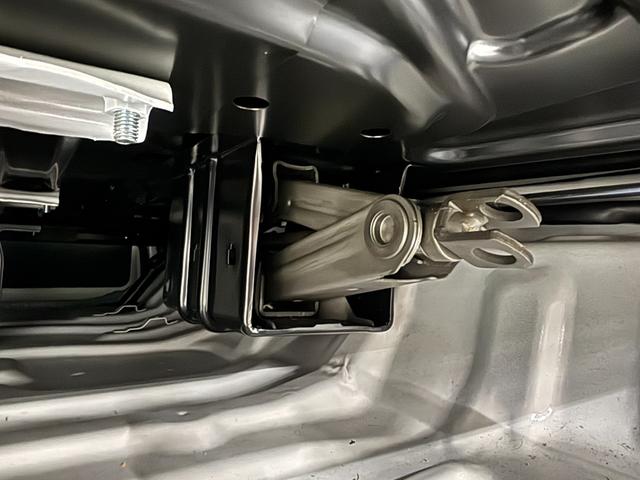 ハイゼットカーゴ 　２シーター　ハイルーフ　４ＷＤ　アイドリングストップ　エアコン　パワステ　両側スライドドア　　セレクティブ４ＷＤ　外装ポリッシュアップ（29枚目）