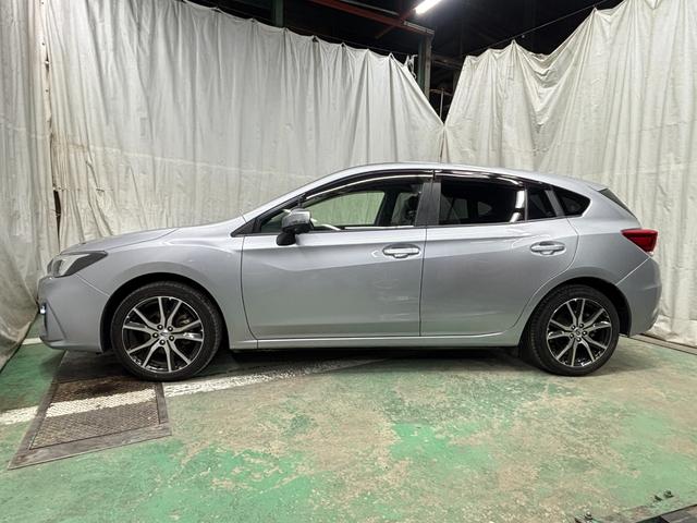 インプレッサスポーツ ２．０ｉ－Ｌアイサイト　関西仕入　ＬＥＤヘッドライト　８インチナビ　ブラインドスポットモニター　バックモニター　サイドカメラ　フルセグＴＶ　クルーズコントロール　ＵＳＢポート　クリアランスソナー　ＥＴＣ（4枚目）