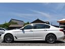 ５４０ｉ　ｘＤｒｉｖｅ　Ｍスポーツ　Ｉｎｄｉｖｉｄｕａｌ／フローズンホワイト／Ｂ＆Ｗダイヤモンドサウンド／ナイトビジョン／イノベーションＰＫＧ／スモークホワイトレザー／マッサージシート／ソフトクローズドア／ディスプレイキー／リモートＰ／（13枚目）