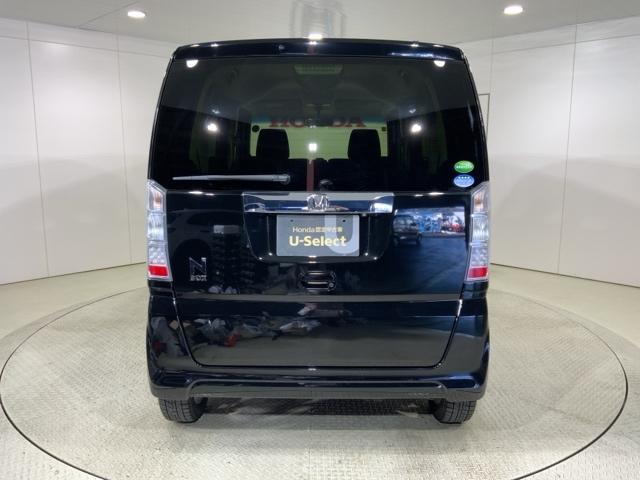 Ｎ－ＢＯＸ ＧＳＳパッケージ　ＭナビＲカメラＥＴＣスマートキー両側電動ドア　Ｗ電動ドア　Ｉストップ　ダブルエアバック　ＴＶナビ　点検記録簿　イモビ　地デジ　前席シートヒーター　スマートキー＆プッシュスタート　ＤＶＤ視聴可　横滑防止（11枚目）