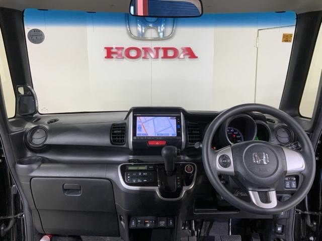 Ｎ－ＢＯＸ ＧＳＳパッケージ　ＭナビＲカメラＥＴＣスマートキー両側電動ドア　Ｗ電動ドア　Ｉストップ　ダブルエアバック　ＴＶナビ　点検記録簿　イモビ　地デジ　前席シートヒーター　スマートキー＆プッシュスタート　ＤＶＤ視聴可　横滑防止（18枚目）