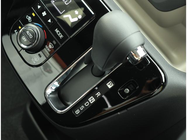 スタイル ブラックリミテッド SAIII 登録済未使用車 パノラマカメラ LEDヘッドライト オーディオレス(5枚目)