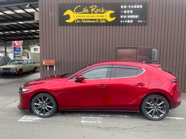 ＭＡＺＤＡ３ファストバック １５Ｓツーリング　１オーナー　クルーズコントロール　禁煙車　ＥＴＣ　ＳＤナビ　フルセグＴＶ　バックカメラ　スタッドレスタイヤ付き　アルミホイール（6枚目）