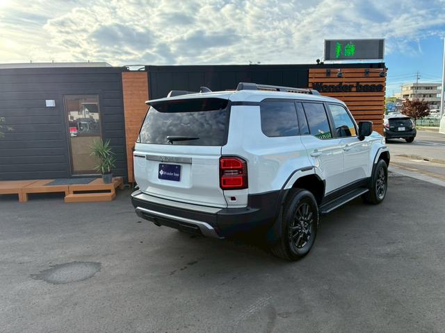 ランドクルーザー250 VX ワンオーナー サンルーフ ルーフレール 黒革シート 純正ディスプレイオーディオ フルセグ Bluetooth 360度カメラ ステアリモコン クルコン デジタルインナーミラー シートヒータークーラー(5枚目)