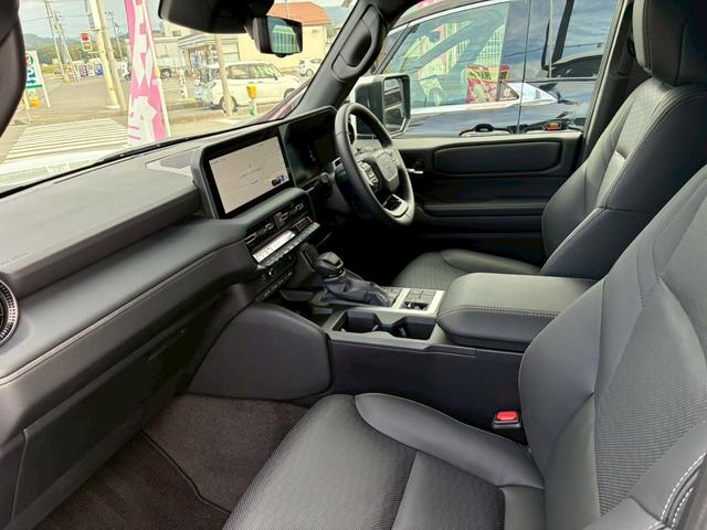 ランドクルーザー250 VX ワンオーナー サンルーフ ルーフレール 黒革シート 純正ディスプレイオーディオ フルセグ Bluetooth 360度カメラ ステアリモコン クルコン デジタルインナーミラー シートヒータークーラー(34枚目)