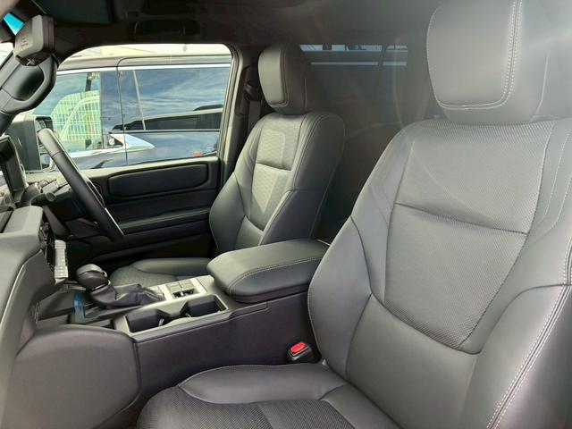 ランドクルーザー250 VX ワンオーナー サンルーフ ルーフレール 黒革シート 純正ディスプレイオーディオ フルセグ Bluetooth 360度カメラ ステアリモコン クルコン デジタルインナーミラー シートヒータークーラー(35枚目)