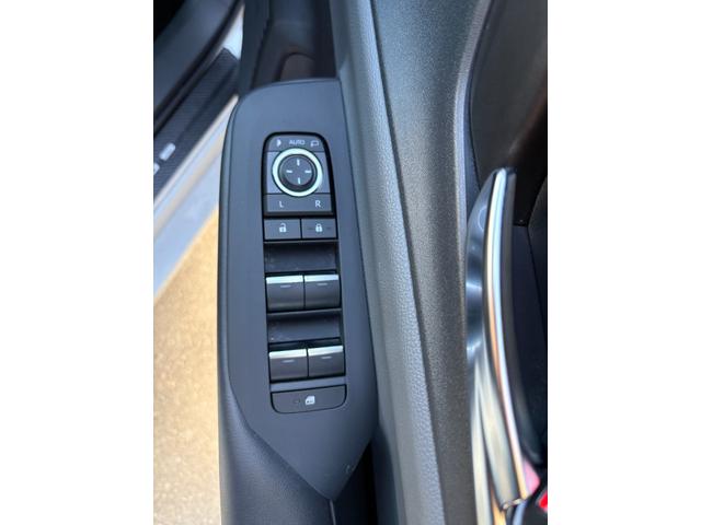 プリウス G ワンオーナー 純正ナビ フルセグ Bluetooth USB ミラキャスト バックカメラ プッシュスタート ステアリモコン クルコン シートヒーター デジタルインナーミラー オートハイビーム ETC(35枚目)