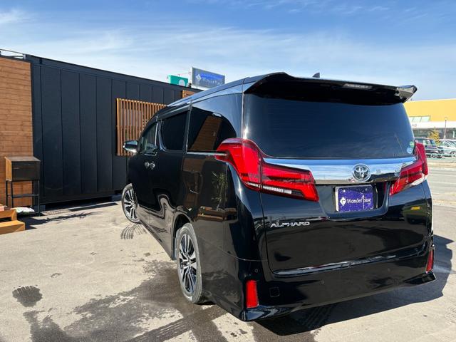 アルファード ２．５Ｓ　Ｃパッケージ　サンルーフ　黒革シート　アルパインＢＩＧＸナビ　フルセグ　Ｂｌｕｅｔｏｏｔｈ　ＨＤＭＩ　ＡＵＸ　Ｂカメラ　シートヒーター・クーラー　ステアリモコン　クルコン　ステアヒーター　パワーバックドア　ＥＴＣ（7枚目）