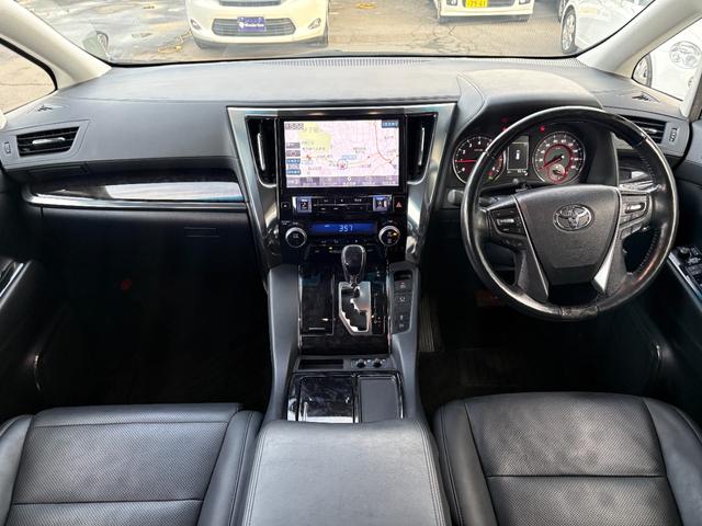 アルファード ２．５Ｓ　Ｃパッケージ　サンルーフ　黒革シート　アルパインＢＩＧＸナビ　フルセグ　Ｂｌｕｅｔｏｏｔｈ　ＨＤＭＩ　ＡＵＸ　Ｂカメラ　シートヒーター・クーラー　ステアリモコン　クルコン　ステアヒーター　パワーバックドア　ＥＴＣ（9枚目）