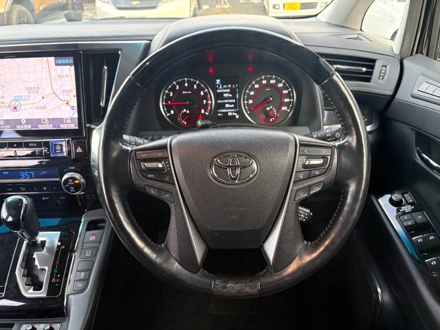 アルファード ２．５Ｓ　Ｃパッケージ　サンルーフ　黒革シート　アルパインＢＩＧＸナビ　フルセグ　Ｂｌｕｅｔｏｏｔｈ　ＨＤＭＩ　ＡＵＸ　Ｂカメラ　シートヒーター・クーラー　ステアリモコン　クルコン　ステアヒーター　パワーバックドア　ＥＴＣ（10枚目）