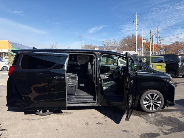 アルファード ２．５Ｓ　Ｃパッケージ　サンルーフ　黒革シート　アルパインＢＩＧＸナビ　フルセグ　Ｂｌｕｅｔｏｏｔｈ　ＨＤＭＩ　ＡＵＸ　Ｂカメラ　シートヒーター・クーラー　ステアリモコン　クルコン　ステアヒーター　パワーバックドア　ＥＴＣ（15枚目）