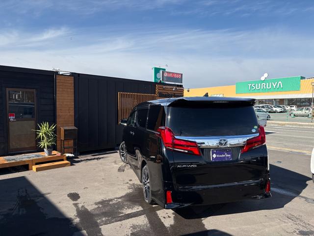 アルファード ２．５Ｓ　Ｃパッケージ　サンルーフ　黒革シート　アルパインＢＩＧＸナビ　フルセグ　Ｂｌｕｅｔｏｏｔｈ　ＨＤＭＩ　ＡＵＸ　Ｂカメラ　シートヒーター・クーラー　ステアリモコン　クルコン　ステアヒーター　パワーバックドア　ＥＴＣ（17枚目）