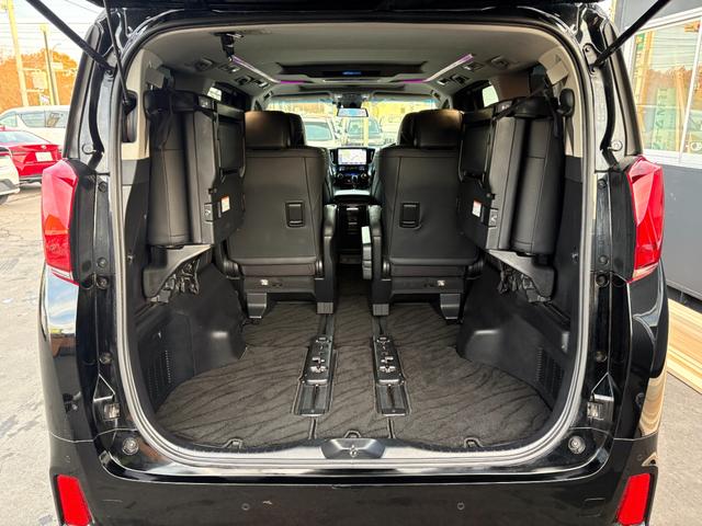 アルファード ２．５Ｓ　Ｃパッケージ　サンルーフ　黒革シート　アルパインＢＩＧＸナビ　フルセグ　Ｂｌｕｅｔｏｏｔｈ　ＨＤＭＩ　ＡＵＸ　Ｂカメラ　シートヒーター・クーラー　ステアリモコン　クルコン　ステアヒーター　パワーバックドア　ＥＴＣ（18枚目）