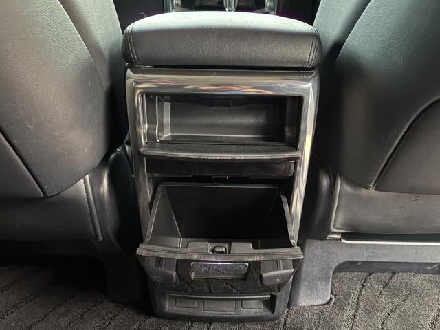 アルファード ２．５Ｓ　Ｃパッケージ　サンルーフ　黒革シート　アルパインＢＩＧＸナビ　フルセグ　Ｂｌｕｅｔｏｏｔｈ　ＨＤＭＩ　ＡＵＸ　Ｂカメラ　シートヒーター・クーラー　ステアリモコン　クルコン　ステアヒーター　パワーバックドア　ＥＴＣ（31枚目）