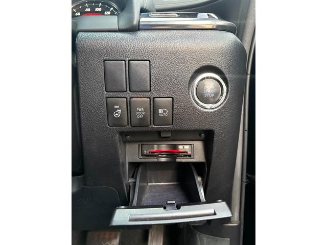 アルファード ２．５Ｓ　Ｃパッケージ　サンルーフ　黒革シート　アルパインＢＩＧＸナビ　フルセグ　Ｂｌｕｅｔｏｏｔｈ　ＨＤＭＩ　ＡＵＸ　Ｂカメラ　シートヒーター・クーラー　ステアリモコン　クルコン　ステアヒーター　パワーバックドア　ＥＴＣ（38枚目）