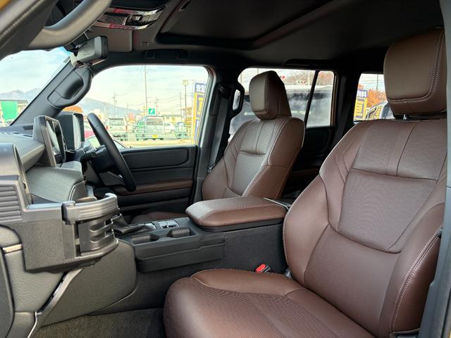 ランドクルーザー250 VXファーストエディション ワンオーナー モデリスタ 丸目レンズ サンルーフ ルーフレール 茶革シート 純正ディスプレイオーディオ フルセグ Bluetooth 360°カメラ デジタルインナーミラー シートヒーター・クーラー(20枚目)