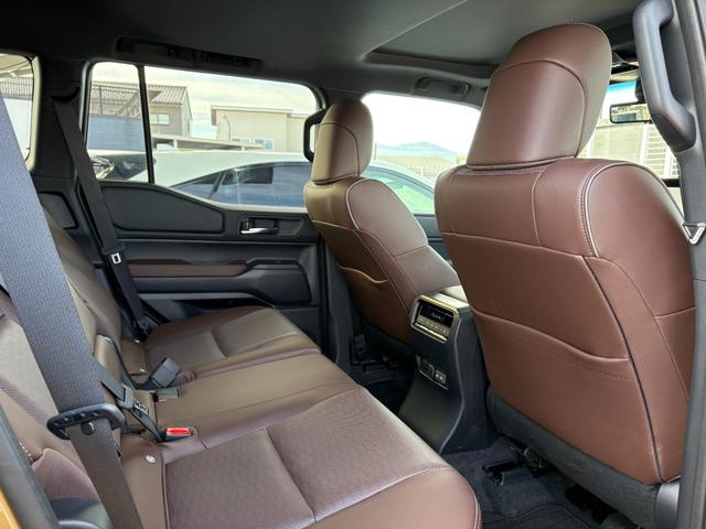 ランドクルーザー250 VXファーストエディション ワンオーナー モデリスタ 丸目レンズ サンルーフ ルーフレール 茶革シート 純正ディスプレイオーディオ フルセグ Bluetooth 360°カメラ デジタルインナーミラー シートヒーター・クーラー(22枚目)