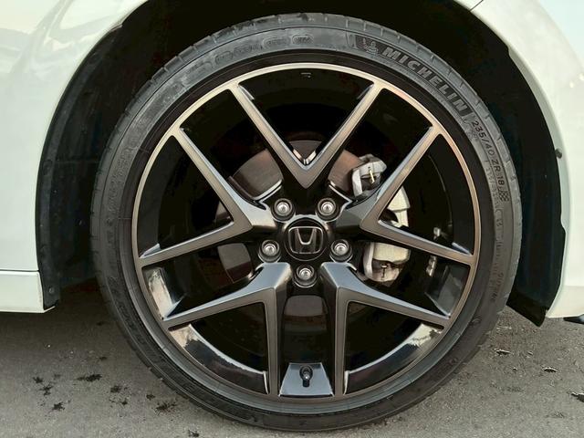 シビック ｅ：ＨＥＶ　ワンオーナー　テールゲートスポイラー　ハーフレザー　純正ナビ　フルセグ　Ｂｌｕｅｔｏｏｔｈ　アップルカープレイ　バックカメラ　ステアリモコン　クルコン　シートヒーター　コーナーセンサー　ＥＴＣ（36枚目）