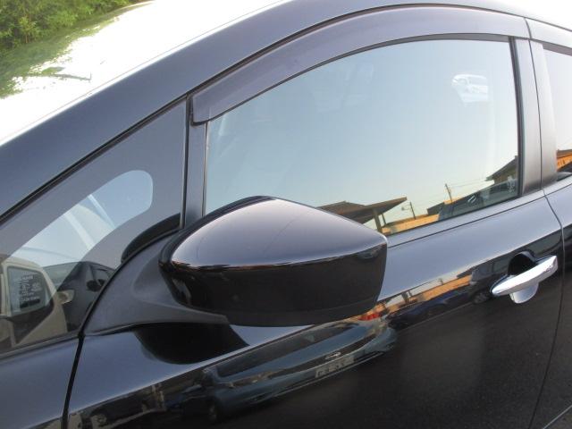 リーフ Ｇ（３０ｋｗｈ）　純正地デジナビＢｌｕｅｔｏｏｔｈ　バックモニター　衝突軽減ブレーキ　全席シートヒーター　ステアリングヒーター　ＬＥＤライト　クルーズコントロール　スマートキー　ＥＴＣ　１７インチアルミ　８セグメント（14枚目）