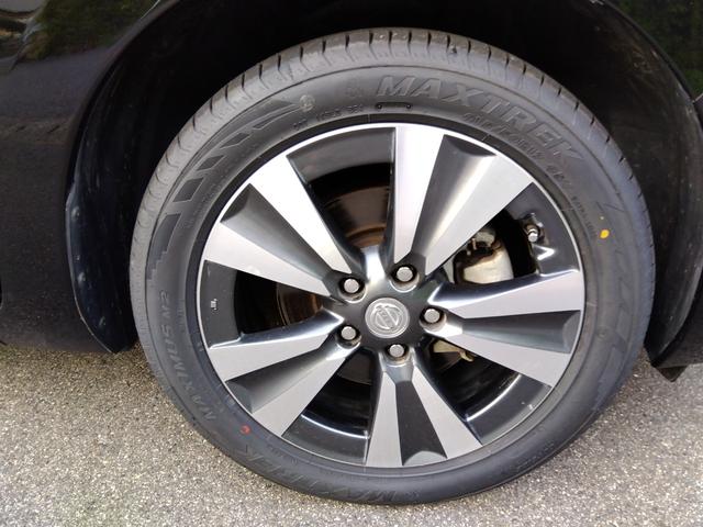 リーフ Ｇ（３０ｋｗｈ）　純正地デジナビＢｌｕｅｔｏｏｔｈ　バックモニター　衝突軽減ブレーキ　全席シートヒーター　ステアリングヒーター　ＬＥＤライト　クルーズコントロール　スマートキー　ＥＴＣ　１７インチアルミ　８セグメント（15枚目）