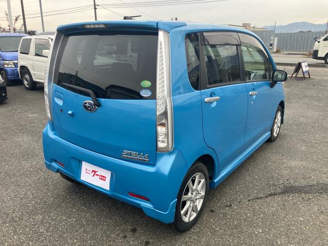ステラ カスタムＲ　４ＷＤ　ＣＶＴ　社外ナビ　フルセグＴＶ　Ｂｌｕｅｔｏｏｔｈ　プッシュスタート　スマートキー　アイドリングストップ　ＥＴＣ　ＬＥＤ／オートライト　フォグライト　オートエアコン　電動格納ドアミラー（10枚目）