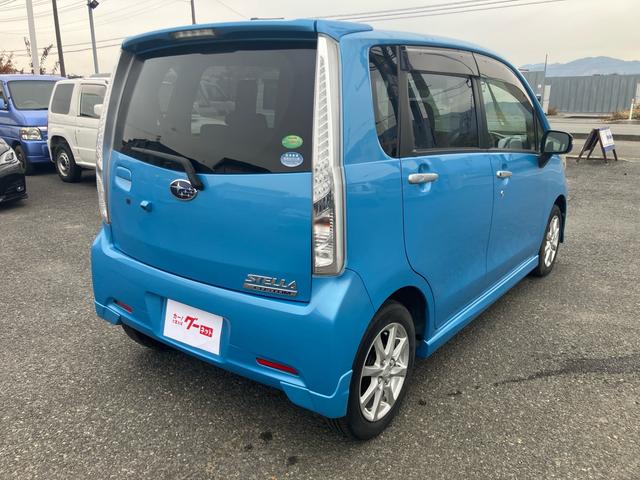 ステラ カスタムＲ　４ＷＤ　ＣＶＴ　社外ナビ　フルセグＴＶ　Ｂｌｕｅｔｏｏｔｈ　プッシュスタート　スマートキー　アイドリングストップ　ＥＴＣ　ＬＥＤ／オートライト　フォグライト　オートエアコン　電動格納ドアミラー（11枚目）