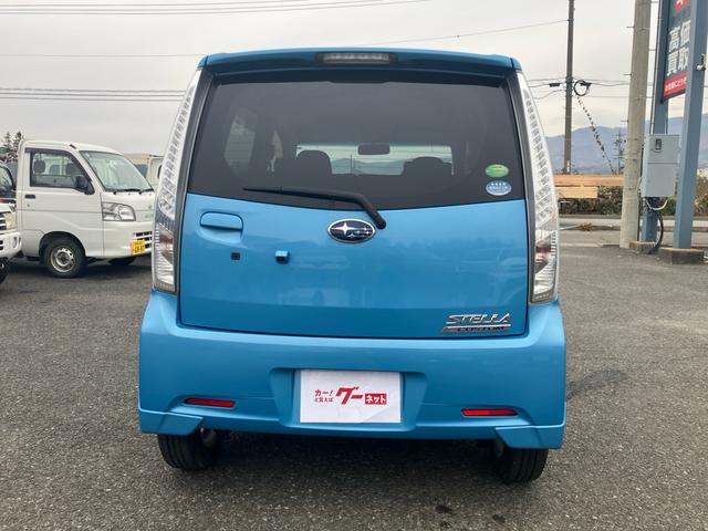 ステラ カスタムＲ　４ＷＤ　ＣＶＴ　社外ナビ　フルセグＴＶ　Ｂｌｕｅｔｏｏｔｈ　プッシュスタート　スマートキー　アイドリングストップ　ＥＴＣ　ＬＥＤ／オートライト　フォグライト　オートエアコン　電動格納ドアミラー（12枚目）