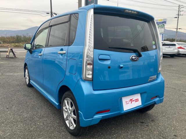 ステラ カスタムＲ　４ＷＤ　ＣＶＴ　社外ナビ　フルセグＴＶ　Ｂｌｕｅｔｏｏｔｈ　プッシュスタート　スマートキー　アイドリングストップ　ＥＴＣ　ＬＥＤ／オートライト　フォグライト　オートエアコン　電動格納ドアミラー（14枚目）