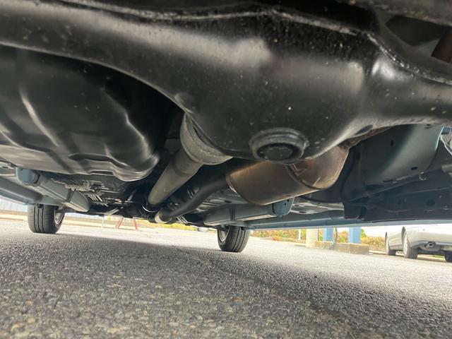 ステラ カスタムＲ　４ＷＤ　ＣＶＴ　社外ナビ　フルセグＴＶ　Ｂｌｕｅｔｏｏｔｈ　プッシュスタート　スマートキー　アイドリングストップ　ＥＴＣ　ＬＥＤ／オートライト　フォグライト　オートエアコン　電動格納ドアミラー（17枚目）