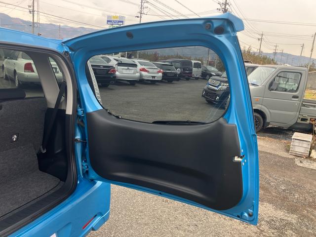 ステラ カスタムＲ　４ＷＤ　ＣＶＴ　社外ナビ　フルセグＴＶ　Ｂｌｕｅｔｏｏｔｈ　プッシュスタート　スマートキー　アイドリングストップ　ＥＴＣ　ＬＥＤ／オートライト　フォグライト　オートエアコン　電動格納ドアミラー（20枚目）