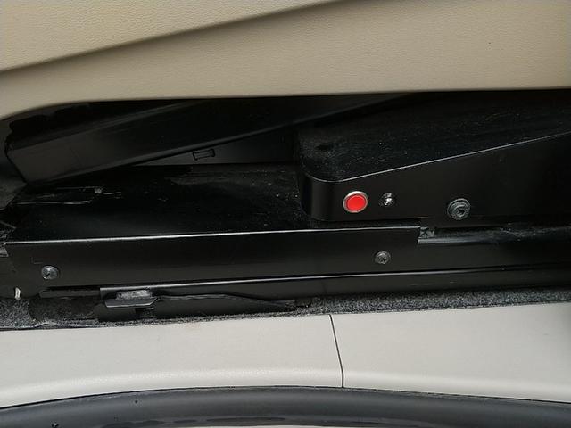 タント X SA 1年保証付き シートリフト 1セグ付ナビ ベンチS オットマン キーレスE スマートキー 両側スライド・片側電動 アイドリングS ABS ESC Wエアバック 衝突安全ボディ 衝突被害軽減システム(27枚目)