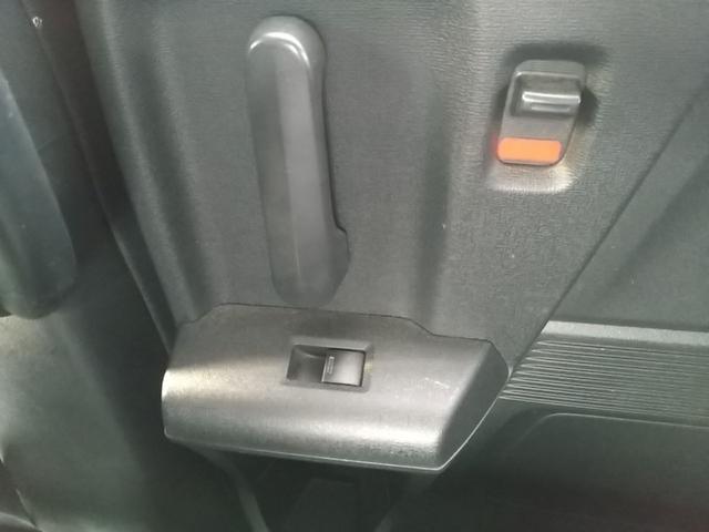 フリード フレックス　４ＷＤ　１セグ付ナビ　１５ＩＣアルミ　ＥＴＣ　キーレスＥ　助手席側電動スライドドア　フルフラット　ウォークスルー　ＡＢＳ　ＥＳＣ　運転席エアバック　助手席エアバック　電動格納ミラー　衝突安全ボディ（31枚目）