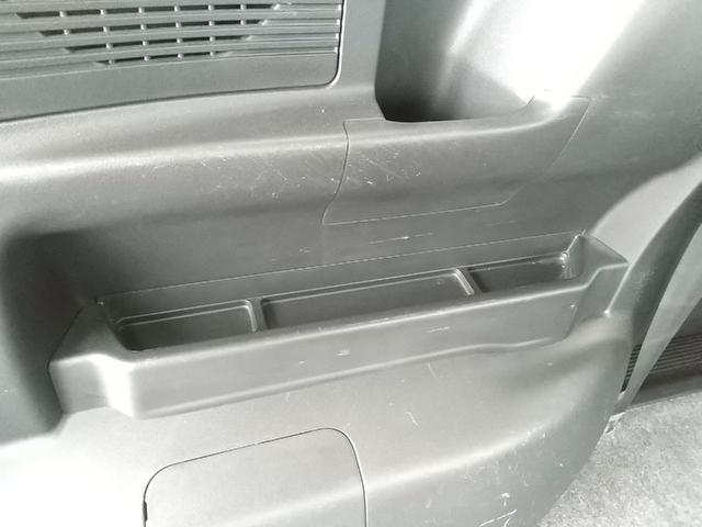 フリード フレックス　４ＷＤ　１セグ付ナビ　１５ＩＣアルミ　ＥＴＣ　キーレスＥ　助手席側電動スライドドア　フルフラット　ウォークスルー　ＡＢＳ　ＥＳＣ　運転席エアバック　助手席エアバック　電動格納ミラー　衝突安全ボディ（38枚目）