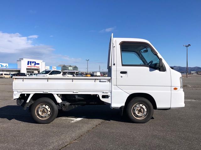 �E������