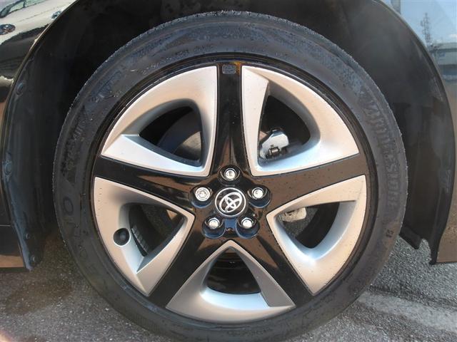 プリウス Ｓツーリングセレクション　フルセグ　メモリーナビ　ＤＶＤ再生　バックカメラ　衝突被害軽減システム　ＥＴＣ　ドラレコ　ＬＥＤヘッドランプ（9枚目）