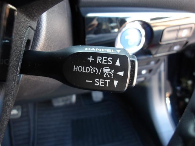 プリウス Ｓツーリングセレクション　フルセグ　メモリーナビ　ＤＶＤ再生　バックカメラ　衝突被害軽減システム　ＥＴＣ　ドラレコ　ＬＥＤヘッドランプ（19枚目）