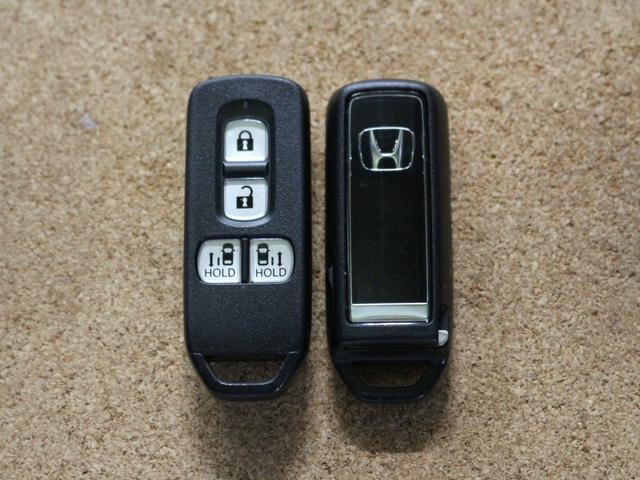 N-BOXカスタム G・Lホンダセンシング ギャザズメモリーナビ フルセグ DVD リアカメラ ETC シートヒーター 両側電動スライドドア LEDヘッドライト アルミホイール(23枚目)