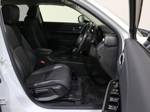 ヴェゼル ｅ：ＨＥＶ　Ｚ　ホンダコネクトディスプレー　フルセグ　リアカメラ　ＥＴＣ　シートヒーター　ＬＥＤヘッドライト　アルミホイール（8枚目）