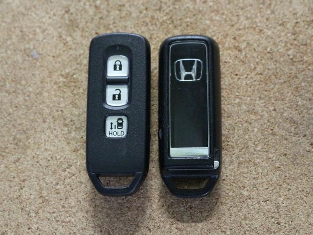 N-BOXカスタム G・Lホンダセンシング ギャザズディスプレイオーディオ ワンセグ リアカメラ ETC LEDヘッドライト アルミホイール(23枚目)