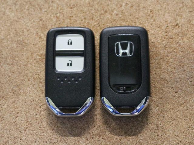 フィット 13G・Lパッケージ ギャザズメモリーナビ フルセグ DVD リアカメラ ETC LEDヘッドライト アルミホイール(22枚目)